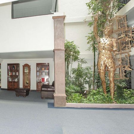 Radisson Hotel & Convention Center トルーカ エクステリア 写真