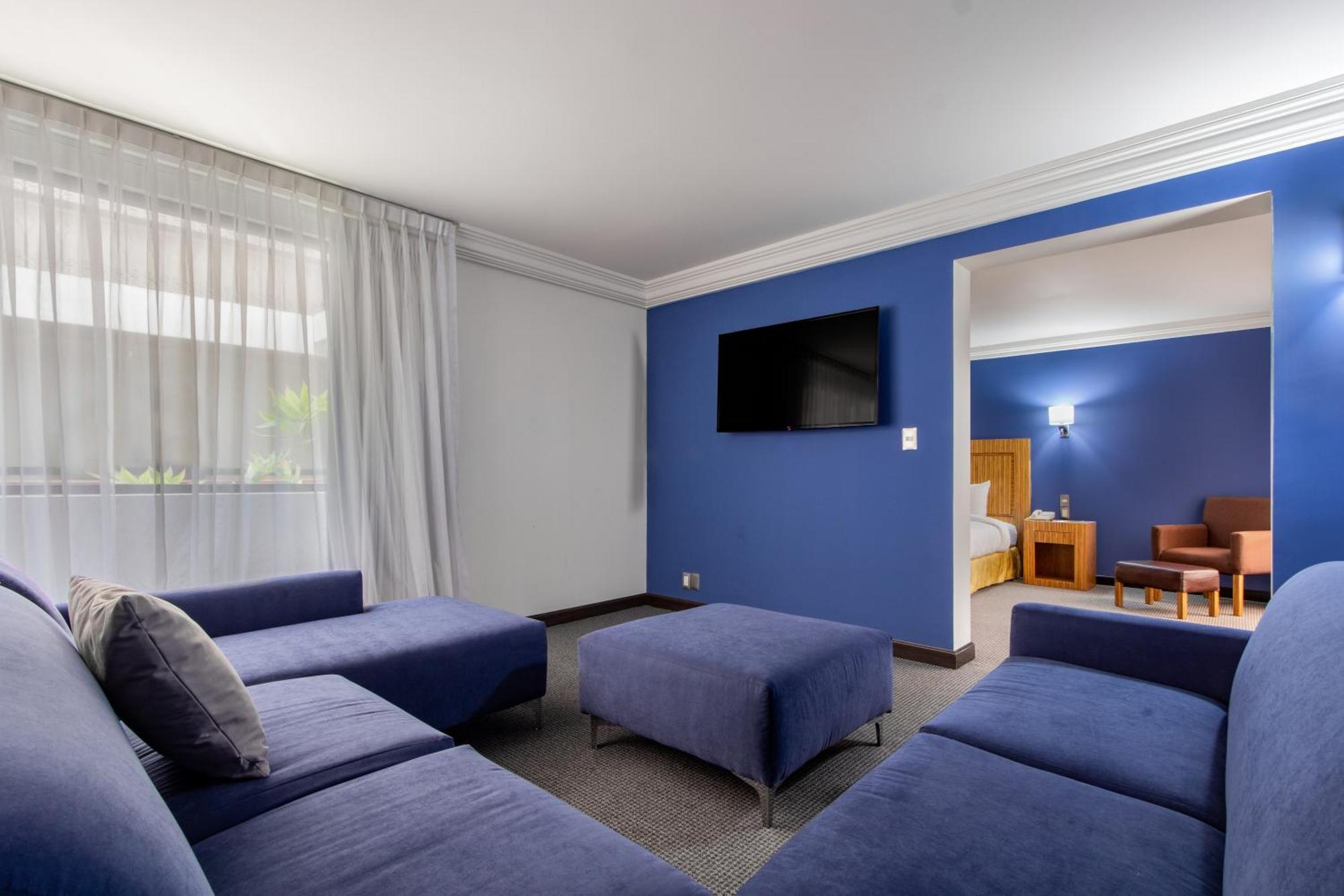 Radisson Hotel & Convention Center トルーカ エクステリア 写真