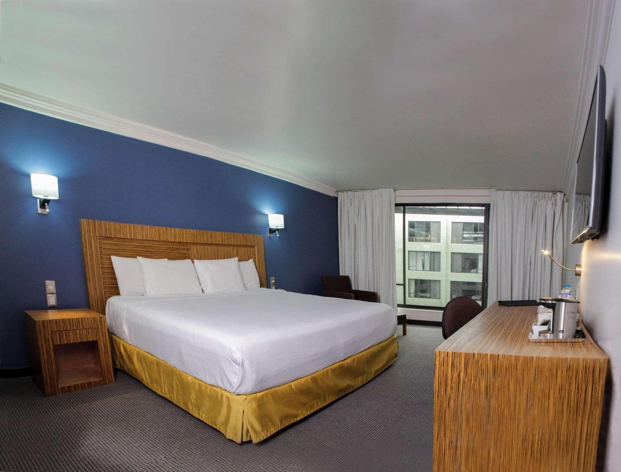 Radisson Hotel & Convention Center トルーカ エクステリア 写真