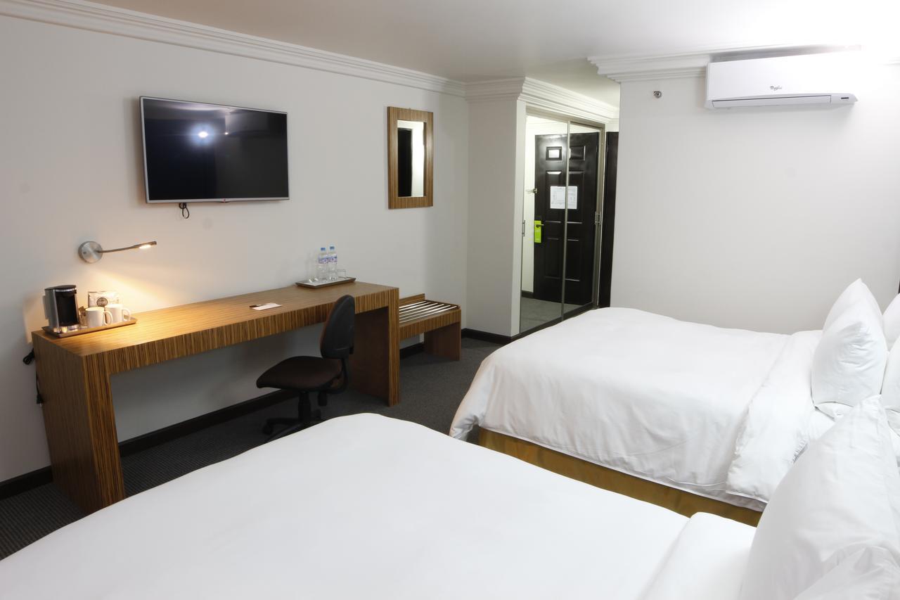 Radisson Hotel & Convention Center トルーカ エクステリア 写真